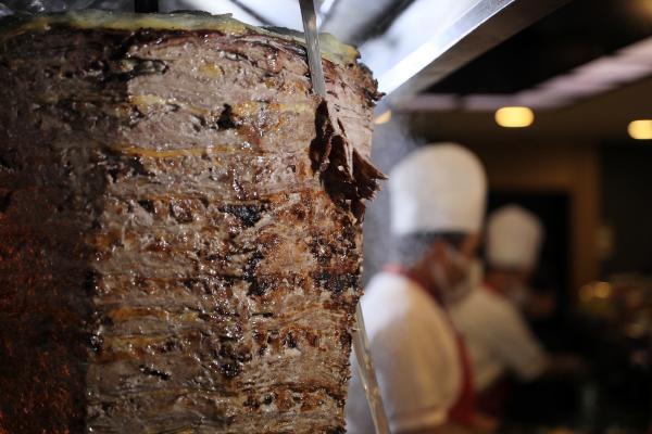 Vatandaşa döner diye bakın ne yediriyorlar! Tadımla farkı anlamak mümkün değil