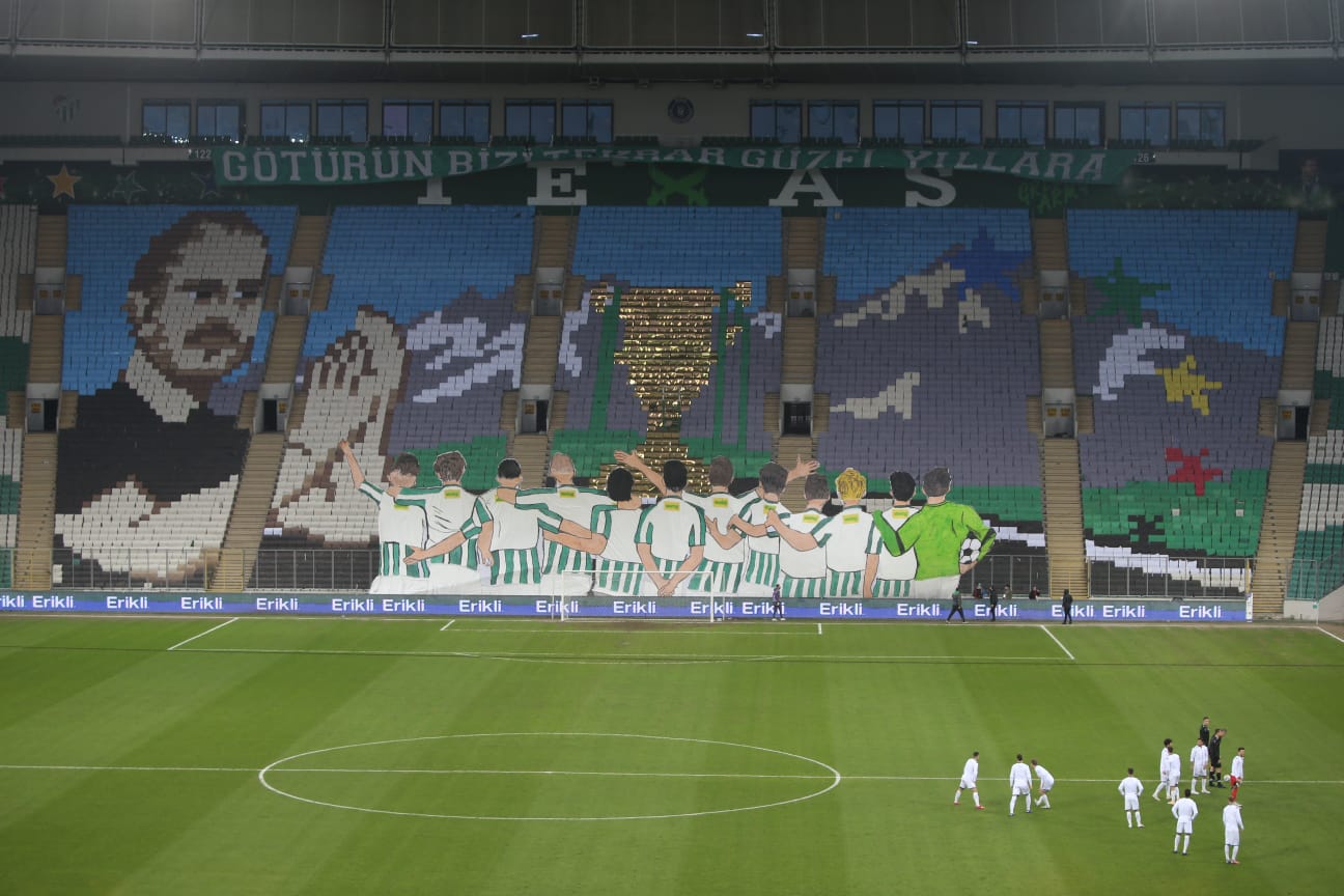 Timsah’a stadyumda büyük sürpriz!