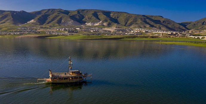 Hasankeyf Belediyesi’nden kiralık gezi tekne hattı…