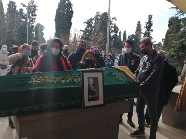 Hayatını kaybeden sanatçı son yolculuğuna uğurlandı! Vasiyeti yerine getirilmedi