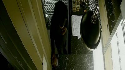 Bursa’da iş yerindeki sadaka kutusunu böyle çaldı