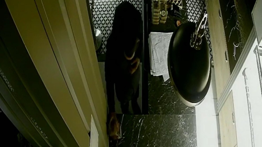 Bursa’da iş yerindeki sadaka kutusunu böyle çaldı