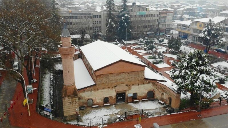 Görüntüler Bursa’dan… Kar yağışı sonrası… Bursa’nın İznik ilçesi kar yağışı sonrası kartpostallık manzaralara sahne oldu.