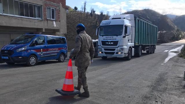 Cenazeye katıldı, mahalle 2. kez karantinaya alındı