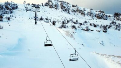 Bu yılki kar kalınlığı ortalama insan boyunu aşamadı