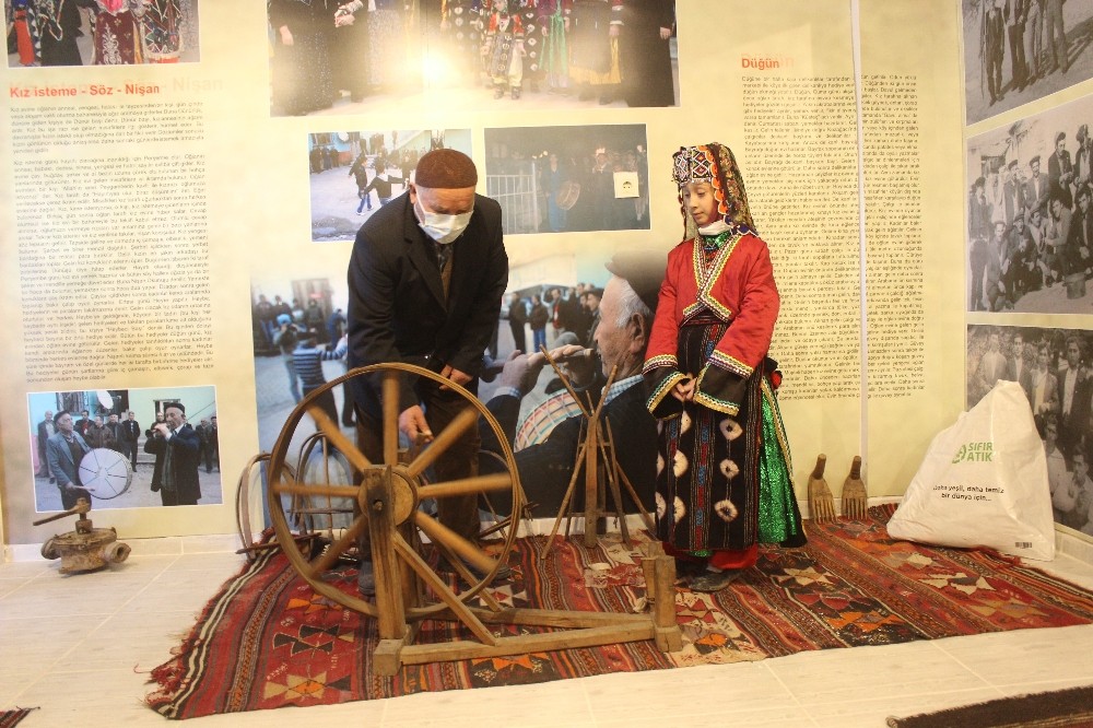 Bursa’da kendi aralarında para toplayıp köye müze kurdular