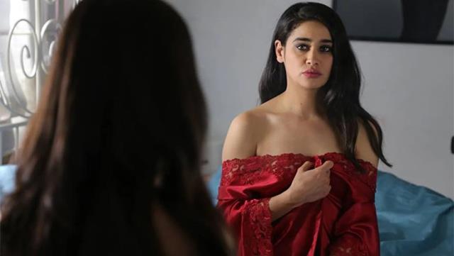 Kocası tarafından evden atılan ünlü oyuncudan haber alınamıyor