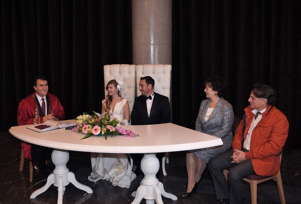 Koçyiğitlere Rus gelin! Fetih Müzesi’ndeki nikahta ünlü geçidi