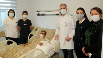 Ağaç keserken kopan eline 10 saat sonra kavuştu