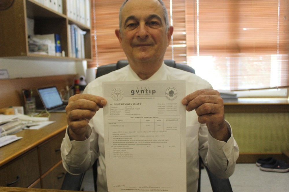Bursa’da korona aşısı olan anabilim başkanı antikor sonuçlarını paylaştı, gören sıraya girdi