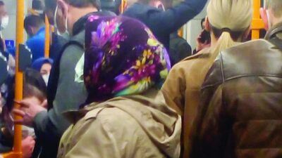 Bursa’da pes dedirten görüntüler! Bu metroya biner misiniz?