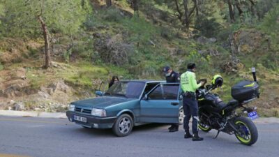 Polisin ‘dur’ ihtarına uymadı, çifte ceza yedi