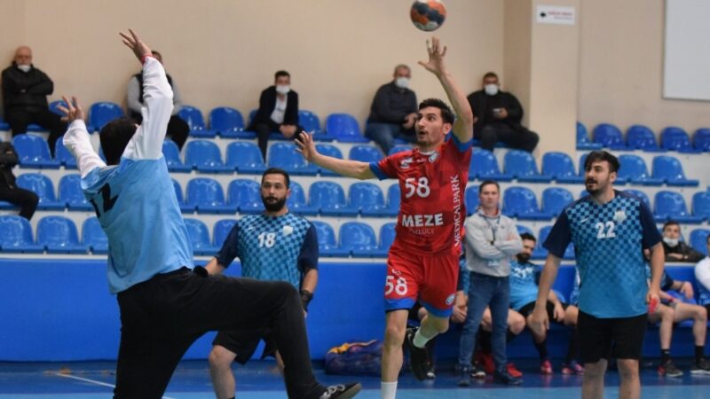 Erkekler Hentbol Süper Ligi’nde mücadele eden Nilüfer Belediyespor Ümitköy Anadolu