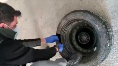 Bursa’da otomobil lastiğinden bir kilo kokain çıktı