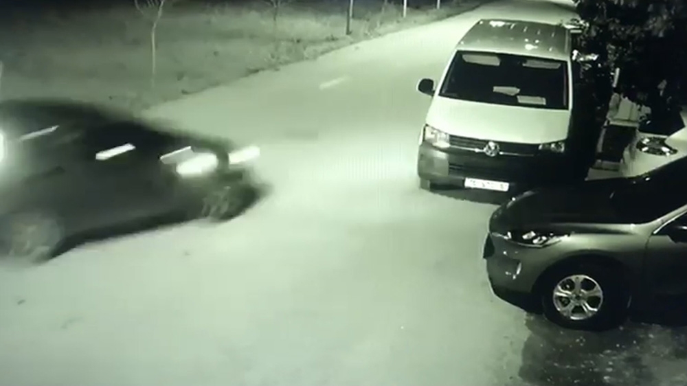 Bursa’da park halindeki otomobile böyle çarptı