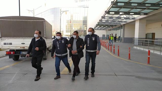 Çaldığı bileziklerin sahte olduğunu emniyette öğrendi Çaldığı bileziklerin sahte olduğunu emniyette öğrendi