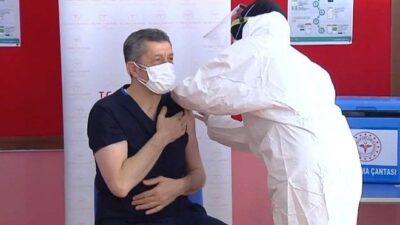 Korona aşısında sıcak gelişme! Bakan Selçuk açıkladı…