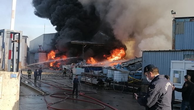 Gebze’de fabrika yangını