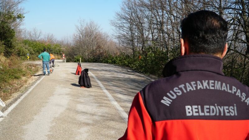Suuçtu yoluna 18 kilometrelik tedbir Mustafakemalpaşa Belediyesi, Suuçtu Şelalesi ve Tabiat Parkına güvenli ulaşım için