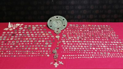 İzmir’de 661 parça tarihi eser ele geçirildi