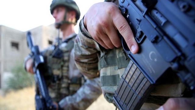 PKK’da çözülme sürüyor: 2 terörist daha teslim oldu PKK’da çözülme sürüyor: 2 terörist daha teslim oldu