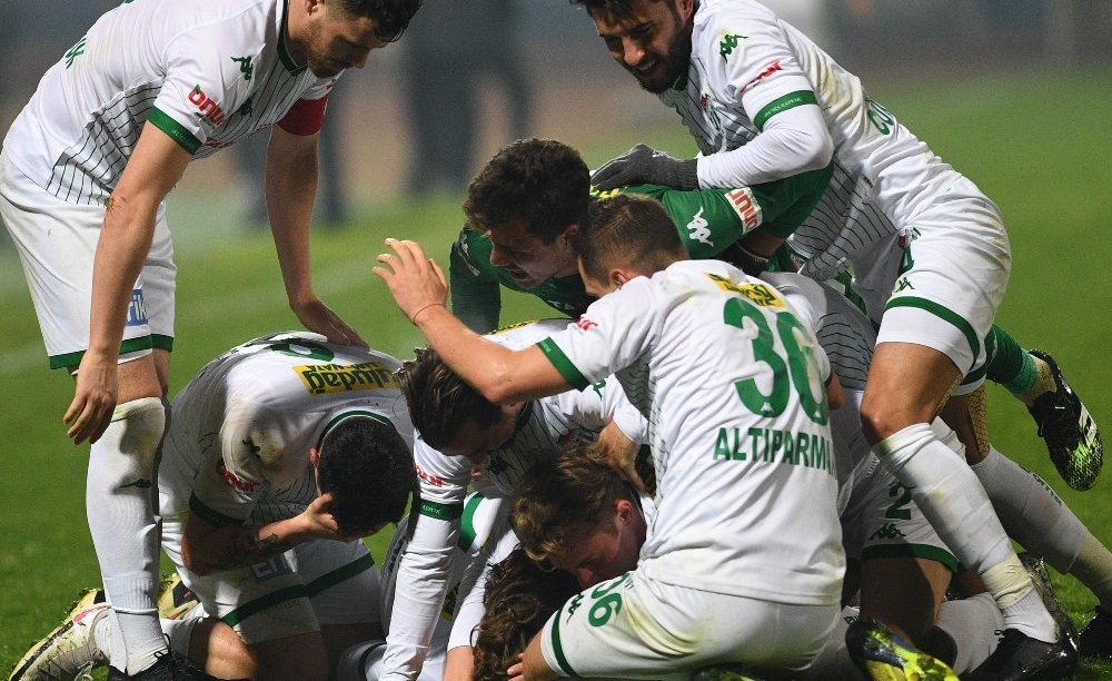 Bursaspor 12 eksikle Giresun’da 3 puan arıyor… Bursaspor 12 eksikle Giresun’da 3 puan arıyor…