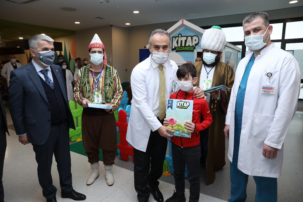 ‘Tok karnına bir doz masal’