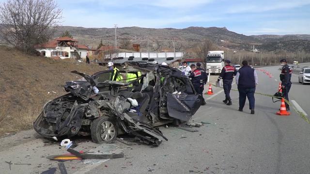 Kahreden kaza! Hem annesini hem babasını kaybetti