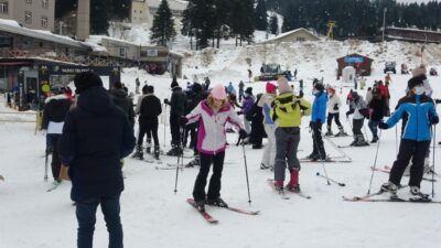 Uludağ günübirlikçilerle doldu