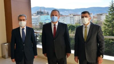 Vali Canbolat’tan ‘Uyumayan Kütüphane’ye ziyaret