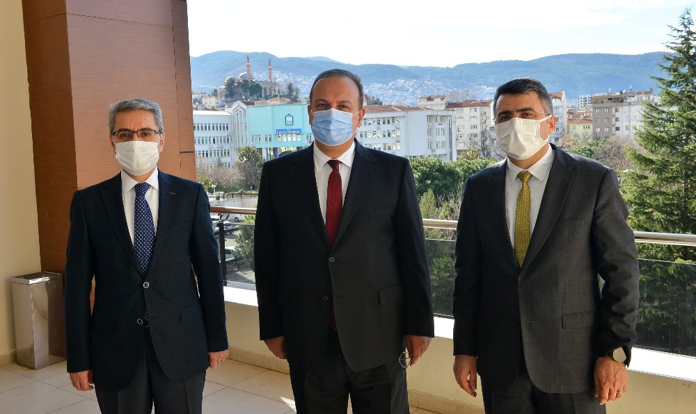 Vali Canbolat’tan ‘Uyumayan Kütüphane’ye ziyaret