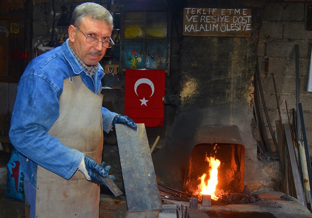 Bursa’da yarım asırdır demir dövüyor