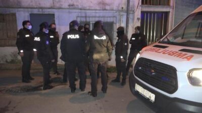 Bursa’da ‘dur’ ihtarına uymayan sürücü bekçilere çarptı