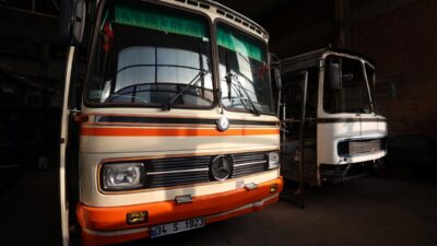 Bursa’da hurda otobüslere usta ellerden nostaljik dokunuş