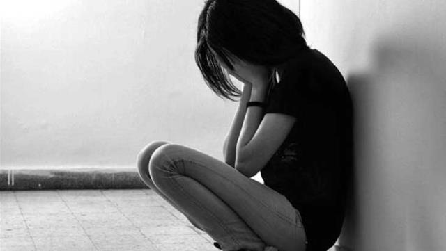 16 yaşındaki genç kız, 2 yıl boyunca şantajla 13 kişinin cinsel istismarına uğradı