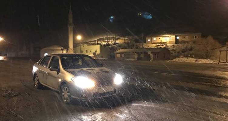 Meteoroloji uyarmıştı! Kar yağışı ve tipi etkisini artırdı