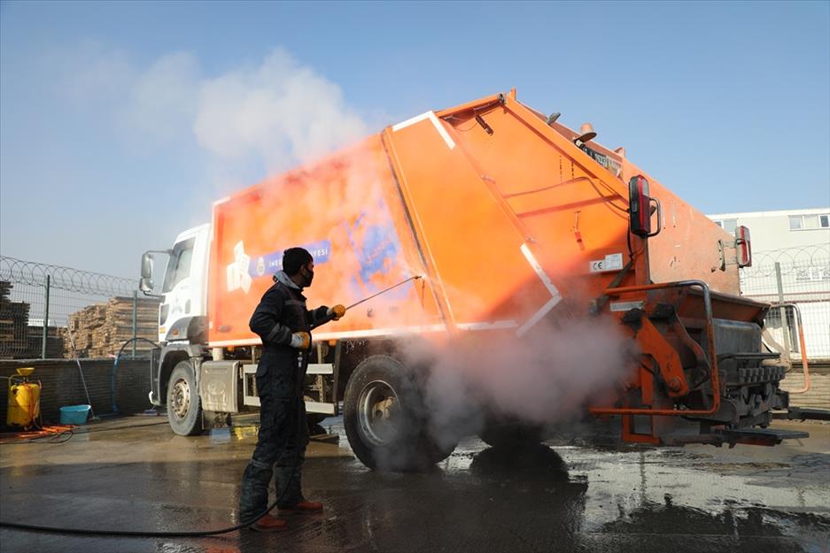 Önce şehri, sonra kendimizi temizliyoruz