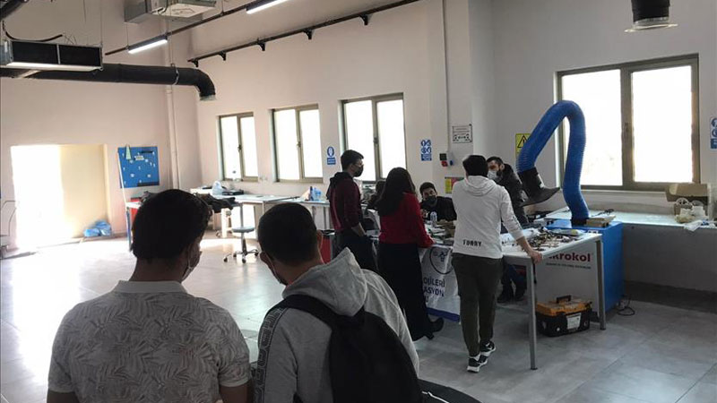 Baykoca İstikbal Roket Takımı BTÜ atölyelerini gezdi