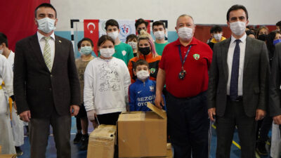 Kestel Belediyesi’nden amatör sporculara malzeme ve kıyafet desteği