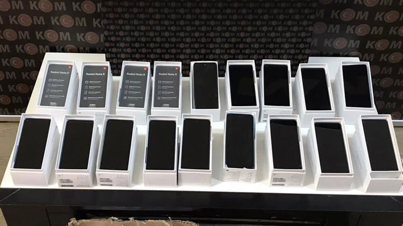 Bursa'nın İnegöl ilçesinde gümrük kaçağı cep telefonu satmaya çalıştığı ileri