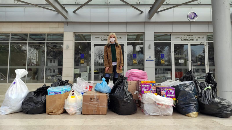 ‘Parmaklıklar Ardında Minik Kalpler’