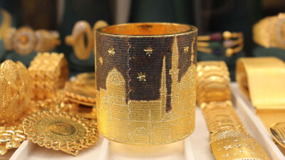 2 kilo 50 gram ağırlığında bilezik yaptı; 1 milyon TL’ye satışa çıkardı