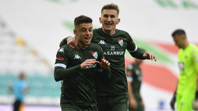 Bursaspor zorlu fikstürü avantaja çevirmek istiyor