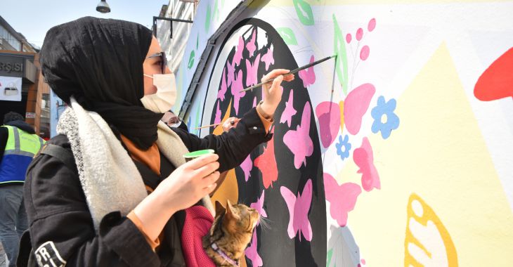 Nalbantoğlu kadınlarla renklendi