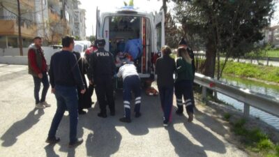 Tartıştığı oğlu ile araya giren eşini bıçakladı