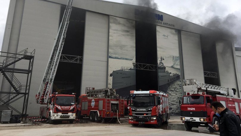 Gemi yapım atölyesinde yangın