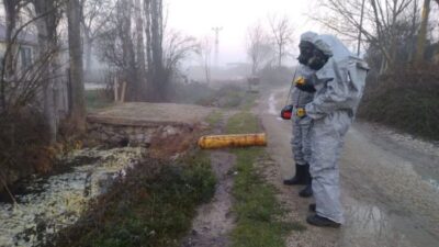 Kimyasal madde alarmı! 2’si polis 12 kişi hastaneye kaldırıldı