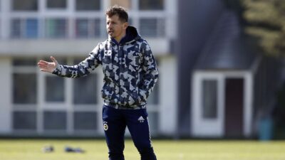 Fenerbahçe'de teknik sorumlu olarak göreve getirilen Emre Belözoğlu, sağlam bir