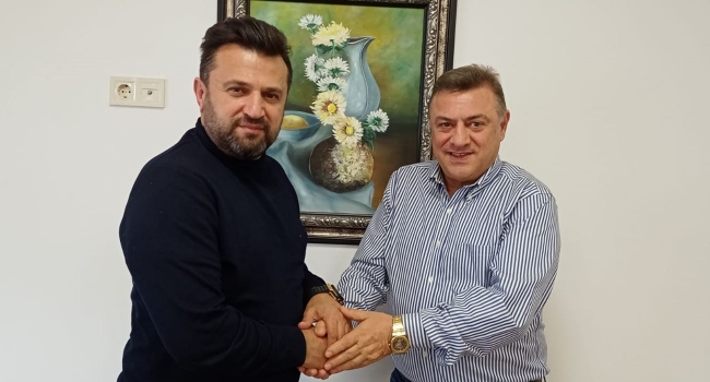 Çaykur Rizespor kulübü, teknik direktörlük için Bülent Uygun ile anlaşma