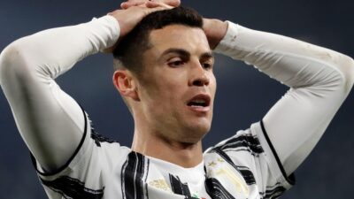 Son 16 turunda Porto'ya elenip UEFA Şampiyonlar Ligi'ne veda eden